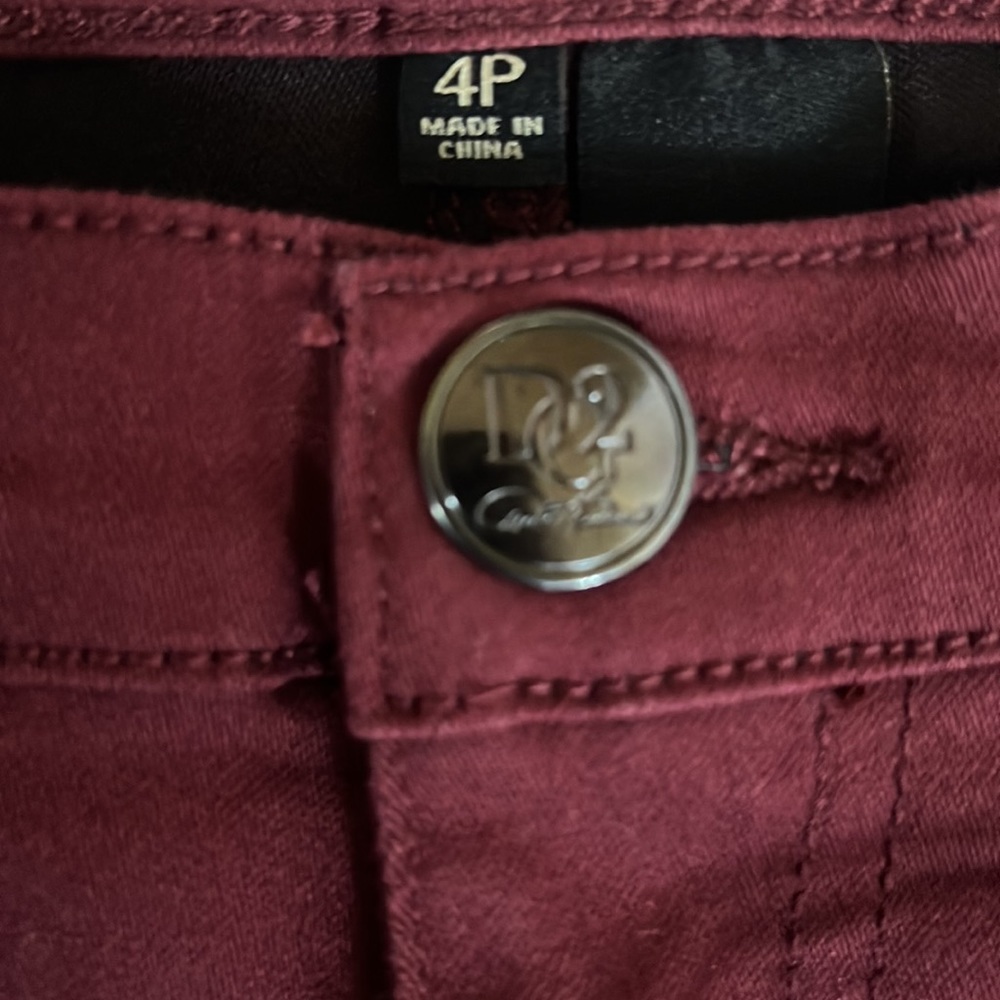 D2G 4p burgundy flare pants. NWT - Picture 5 of 9